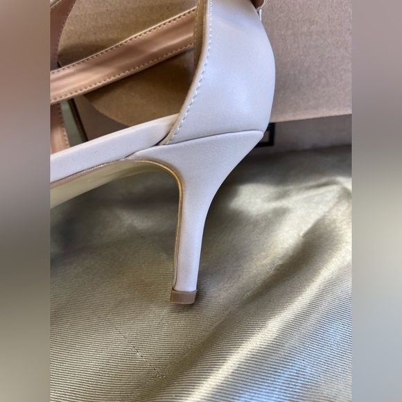 Journey Riva Pumps - Picture 4 of 13